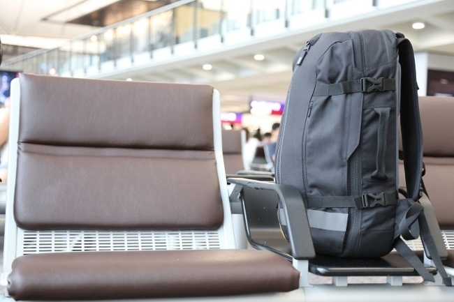 Slicks-side-view-airport