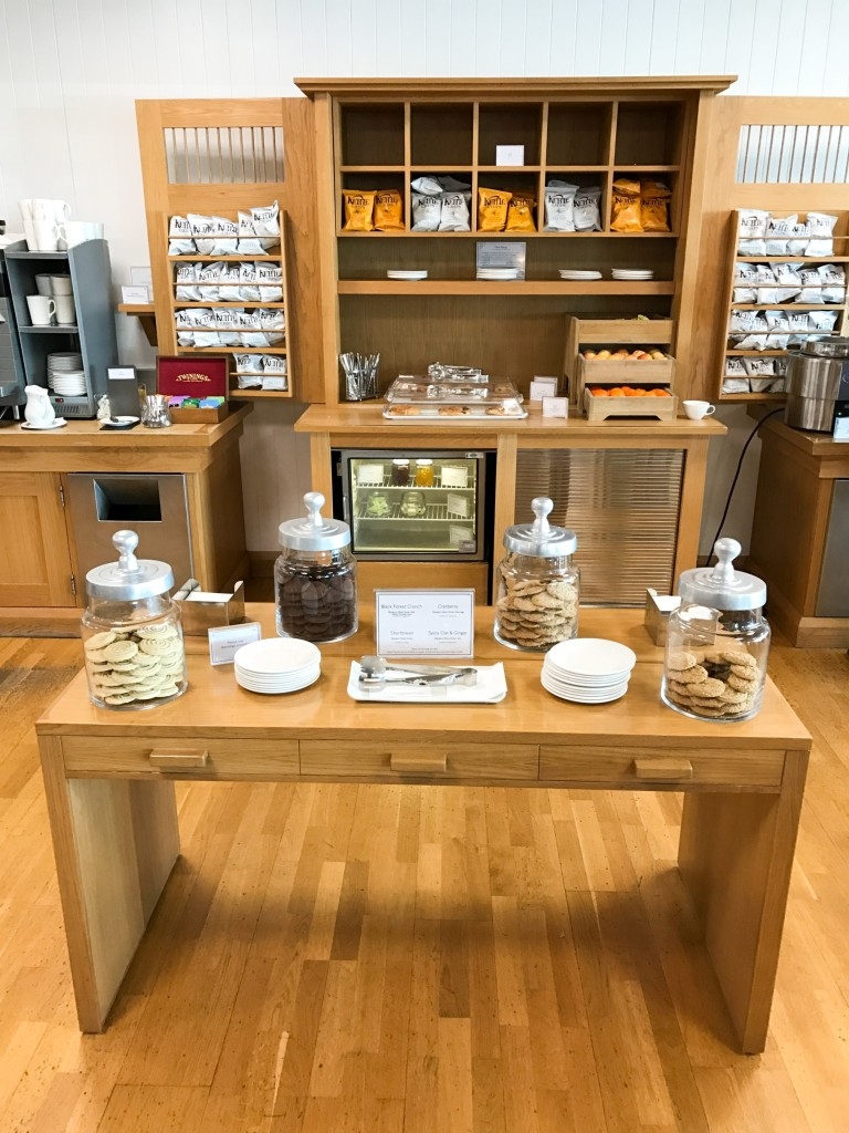 Review British Airways Terraces lounge newcastle snacks